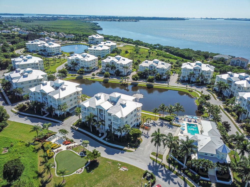 Palma Sola Bay Club: 3410 77th St W, Bradenton, FL 34209
